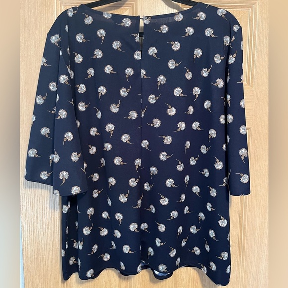 Ann Taylor Flowy Navy Patterned Blouse - Picture 9 of 10